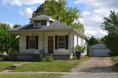 /international/us/135-e-pine-st-albion-il-110107997752/