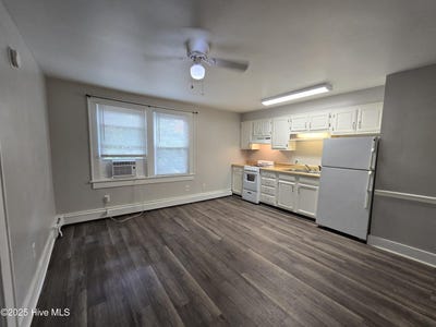 /international/us/1221-riverside-avenue-elizabeth-city-nc-110101004081/
