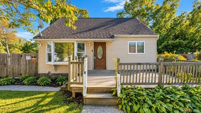 /international/us/78-shinnecock-avenue-mastic-ny-110120558267/