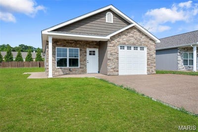 /international/us/111-meadow-view-court-elsberry-mo-110108682692/