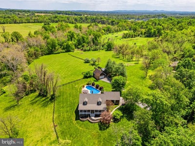 /international/us/18660-and-18654-airmont-road-purcellville-va-110108023638/