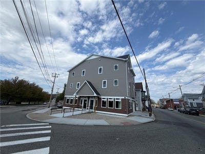 /international/us/248-hawkins-street-providence-ri-110108534611/