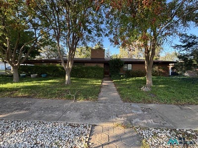 /international/us/611-w-church-st-roswell-nm-110120769513/