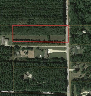 /international/us/spruce-road-clintonville-wi-110101289345/