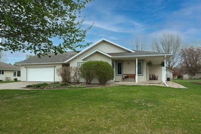 /international/us/1684-2nd-avenue-se-sioux-center-ia-110107546858/