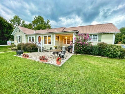 /international/us/202-webster-alderson-wv-110120536023/