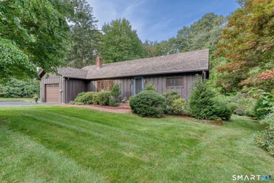 /international/us/1510-flanders-road-southington-ct-110110332982/