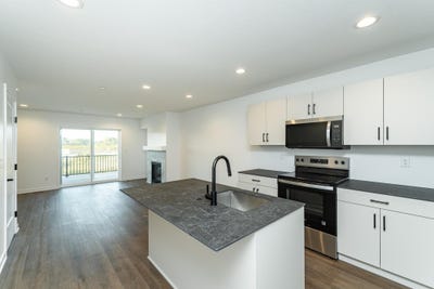 /international/us/1105-century-village-lane-ne-rochester-mn-110106724734/