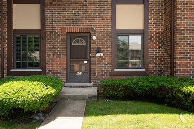 /international/us/18w101-standish-lane-villa-park-il-110108978439/