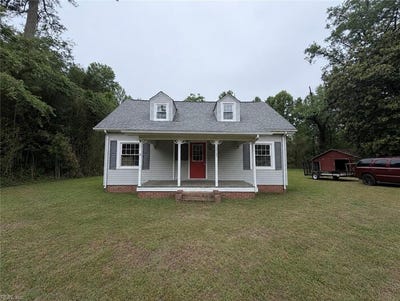/international/us/1069-hosier-road-suffolk-va-110108569373/
