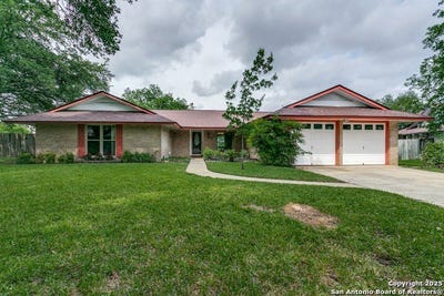 /international/us/302-westwind-windcrest-tx-110099176083/