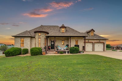 /international/us/129-hackberry-lane-branson-mo-110108344353/