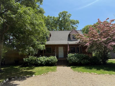 /international/us/112-west-spring-street-vineyard-haven-ma-110099393092/