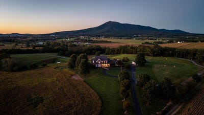 /international/us/1130-three-springs-rd-mcgaheysville-va-110120452342/