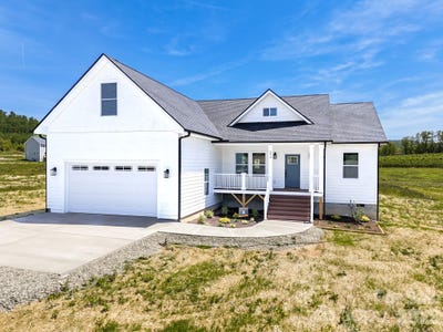 /international/us/654-beehive-road-hendersonville-nc-110107995229/
