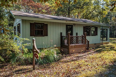 /international/us/99-evergreen-drive-lancaster-va-110120854666/