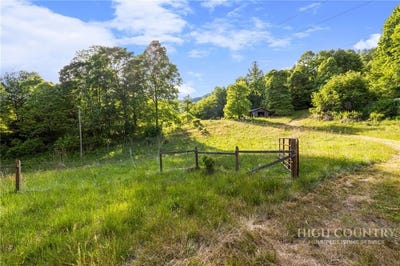 /international/us/lawrence-greene-road-deep-gap-nc-110108080162/