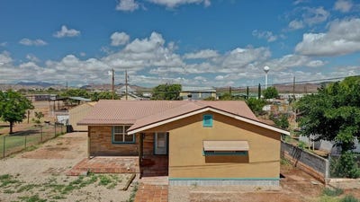 /international/us/205-lamar-st-van-horn-tx-110108479127/