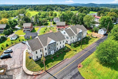 /international/us/411-isabelle-court-harleysville-pa-110108468696/