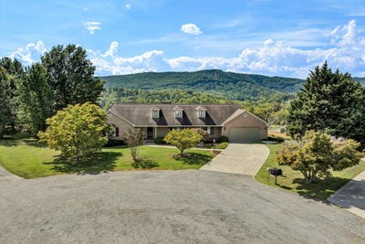 /international/us/3-aspen-dr-daleville-va-110110130302/