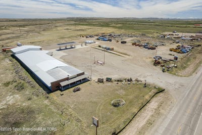 /international/us/10652-us-highway-189-big-piney-wy-110103278991/