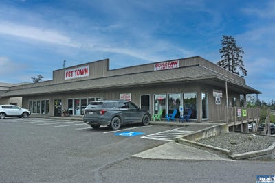 /international/us/2427-w-sims-way-port-townsend-wa-110107515136/
