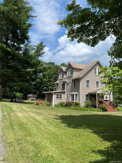 /international/us/17-spring-street-ellenville-ny-110119320599/