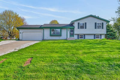 /international/us/2840-w-southland-dr-franklin-wi-110107539368/