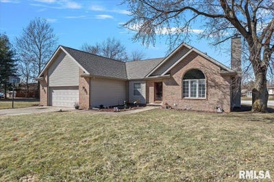 /international/us/17585-ivy-drive-petersburg-il-110101432491/
