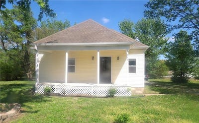 /international/us/316-n-hickory-street-garnett-ks-110107399108/