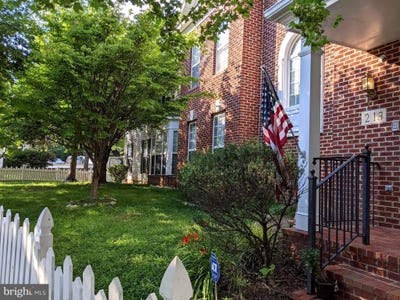 /international/us/213-watkins-pond-boulevard-rockville-md-110107164344/