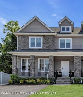 /international/us/7-regal-court-lakewood-nj-110100552942/