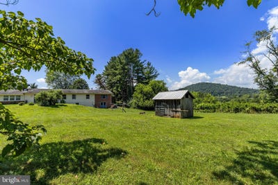 /international/us/13415-crest-hill-road-flint-hill-va-110100569859/