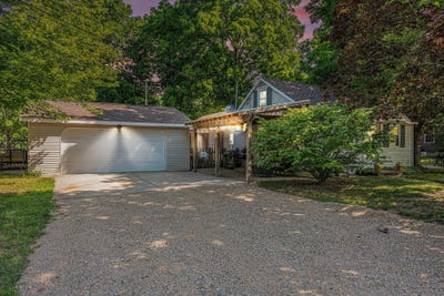 /international/us/104-tamarack-street-allegan-mi-110101477743/?lang=en