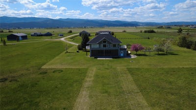/international/us/33-staggerwing-landing-kalispell-mt-110108746023/