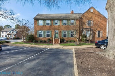 /international/us/19-capps-qtrs-hampton-va-110105509437/