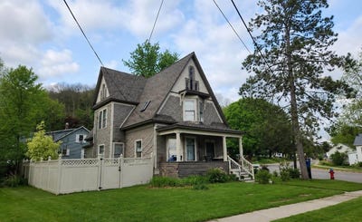 /international/us/776-east-haseltine-st-richland-center-wi-110119409458/