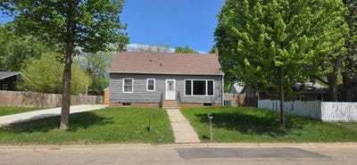 /international/us/210-adams-w-luverne-mn-110106981862/