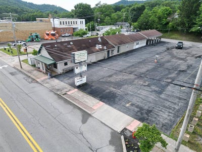 /international/us/607-main-street-summersville-wv-110108883475/