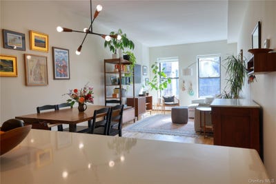 /international/us/1492-bedford-avenue-brooklyn-ny-110107305352/