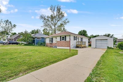 /international/us/1430-8th-st-marion-ia-110108444177/