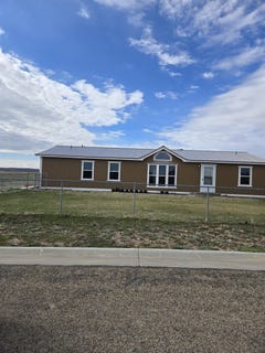 /international/us/712-e-first-street-marbleton-wy-110105033219/