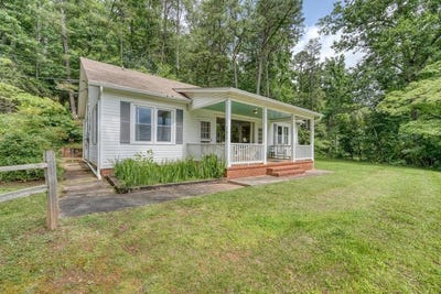 /international/us/131-wonderview-drive-hayesville-nc-110107866268/