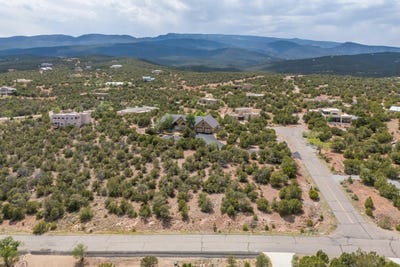 /international/us/1-tigua-court-sandia-park-nm-110108130931/