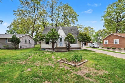 /international/us/713-e-spring-street-whitehall-mi-110108384153/
