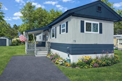 /international/us/9-sargent-place-gilford-nh-110106200462/