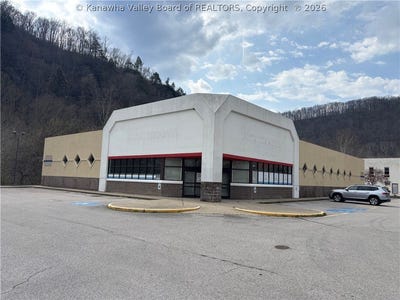 /international/us/173-main-street-clay-wv-110106765123/
