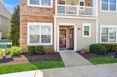 /international/us/39-southampton-drive-massapequa-ny-110108279056/