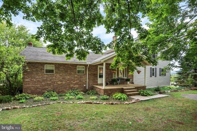 /international/us/1460-n-2nd-street-lykens-pa-110119497097/