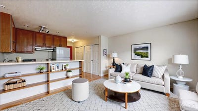/international/us/2216-pleasant-avenue-minneapolis-mn-110106844140/
